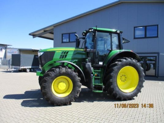 John Deere 6175M