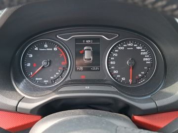 Audi Q2 sport 1.5 TFSI 35 AHK+Kam.+KeyLess+LED+Pano