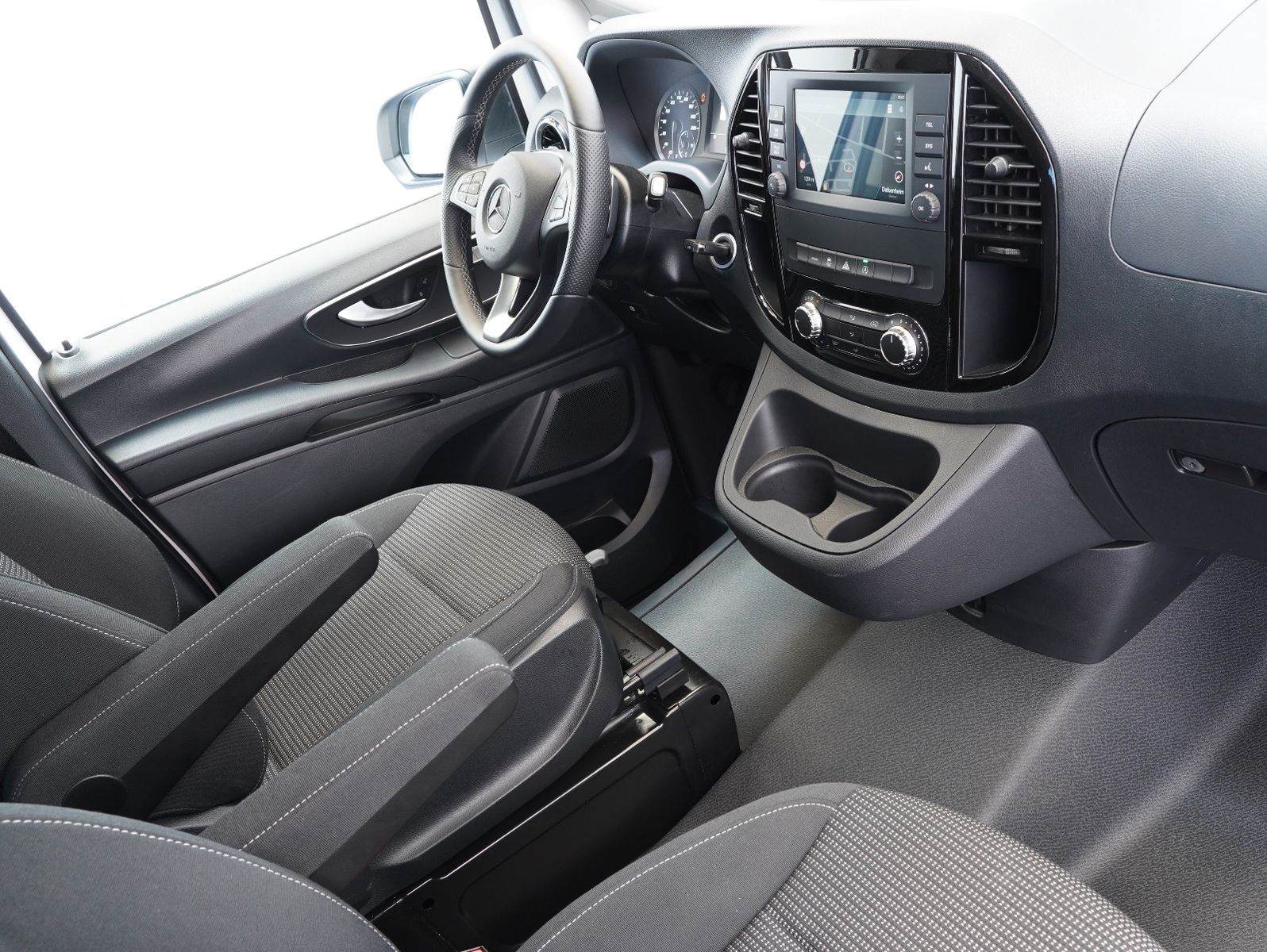 Fahrzeugabbildung Pössl VANSTAR Vito Tourer 119 CDI Pro 4x4 lang