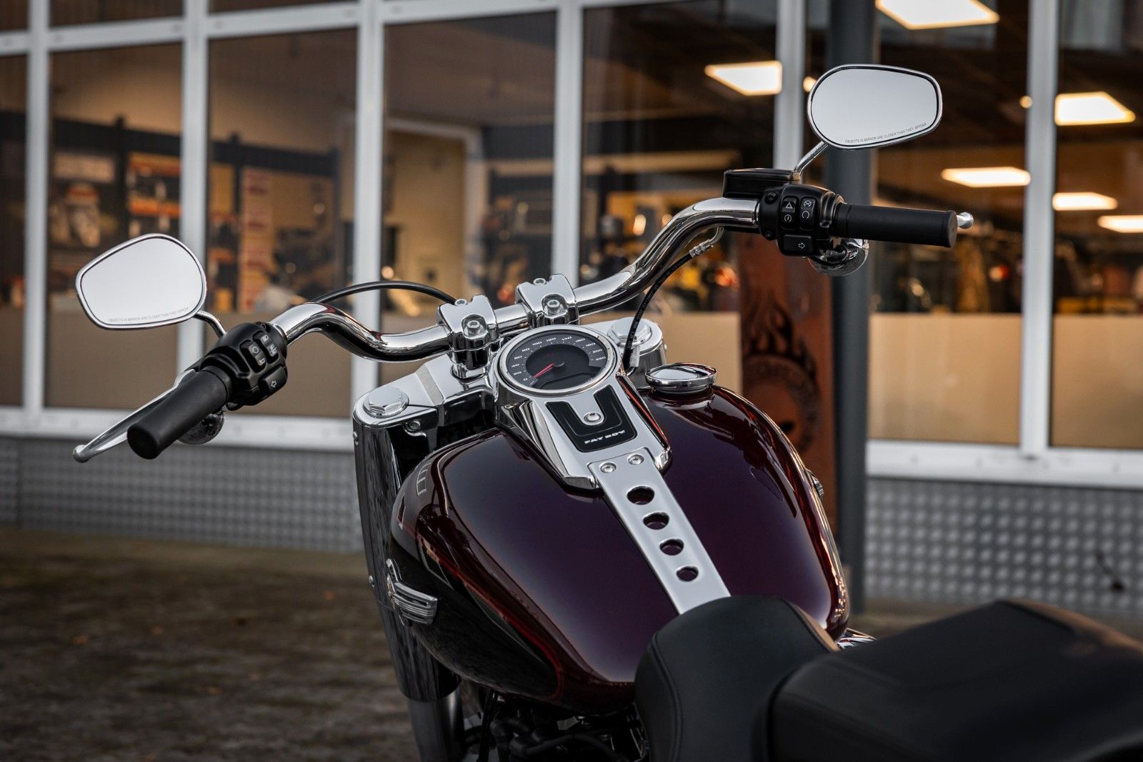 Fahrzeugabbildung Harley-Davidson FLFBS FAT BOY 114 -SOFTAIL-Midnight Crimson