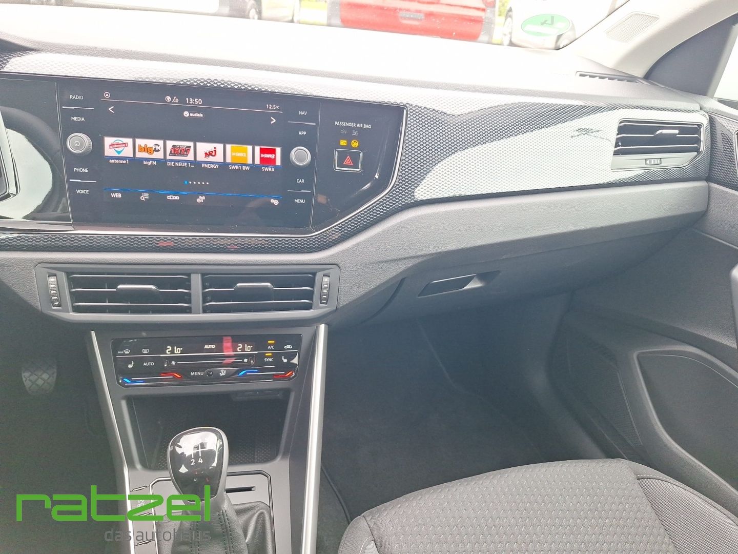 Fahrzeugabbildung Volkswagen Polo 1.0 TSI LIFE Sitzheizung+Allwetter+PDC