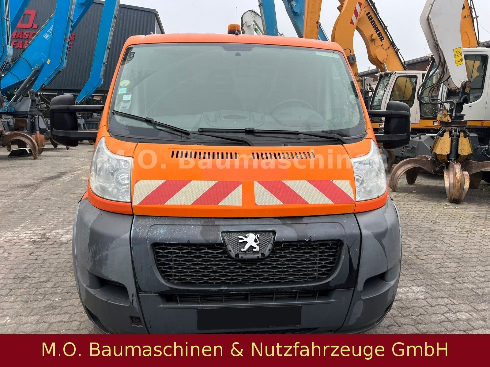 Fahrzeugabbildung Peugeot Boxer / 4x2 / 3 Achser / Kipper /