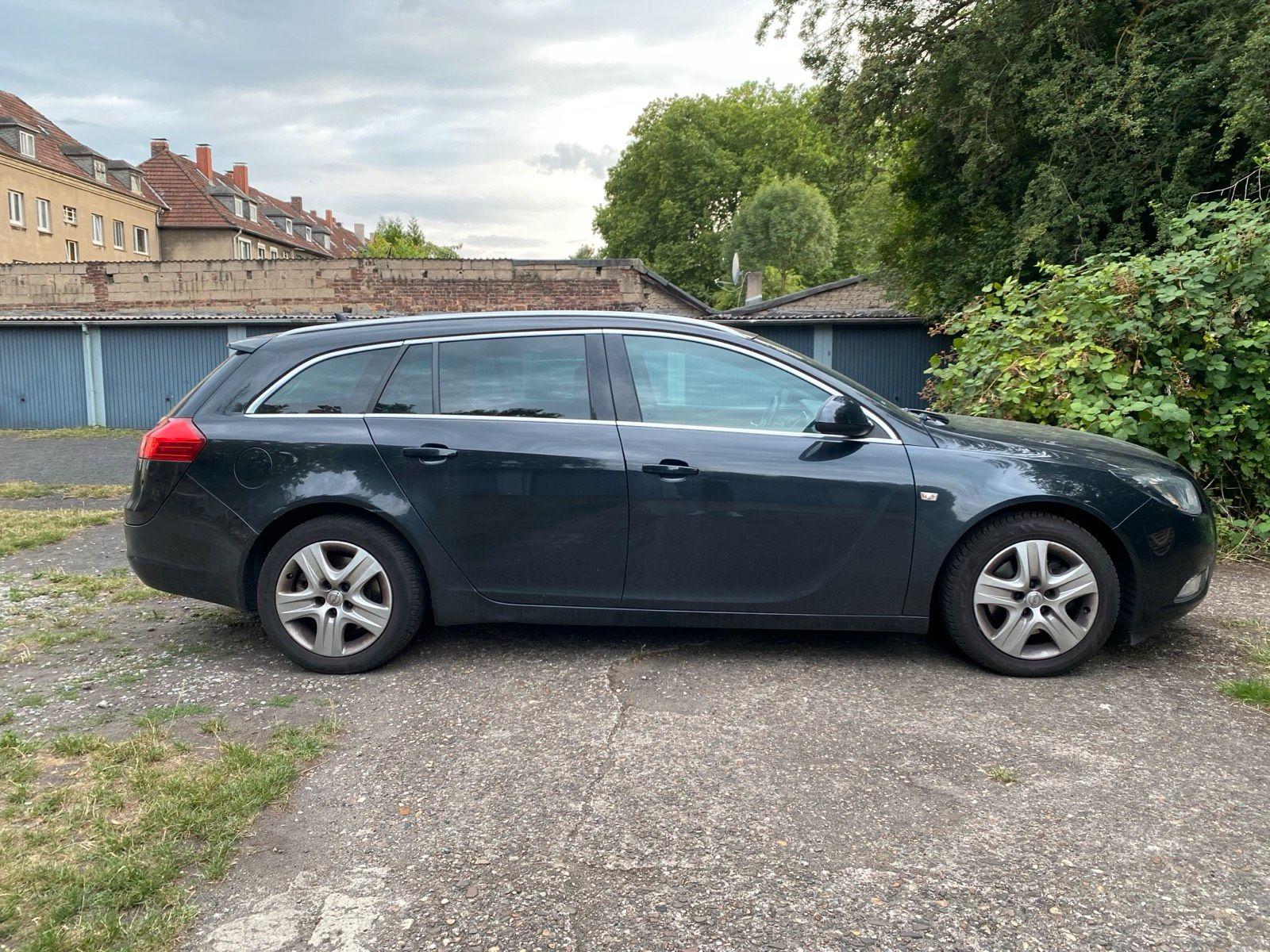 Opel Insignia 2010 — interior