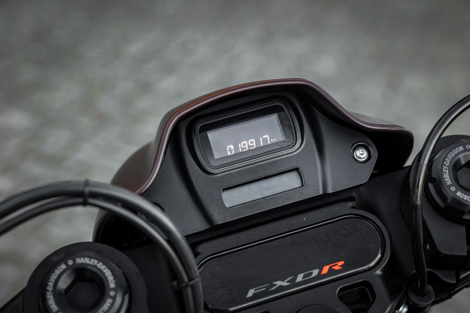 Fahrzeugabbildung Harley-Davidson FXDR 114 CUI - KESSTECH - SEITLICHER KZH