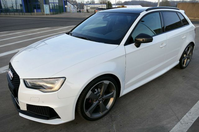 Audi RS3 2.5TFSI S tronic quattro Sportback B&O PANO