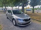 Skoda Octavia Combi Style Automatik /Navi /Top Zustand - Skoda Octavia in Köln