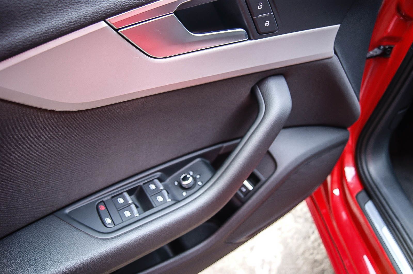 Fahrzeugabbildung Audi A4 Avant 45 TDI 3.0 V6 quattro advanced 1.HAND