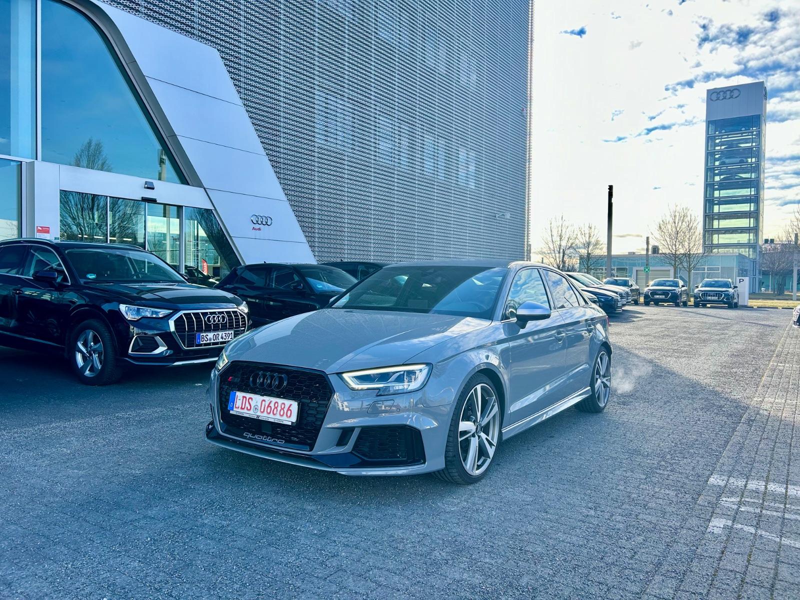 Audi RS3 2.5TFSI S tronic quattro,B&O,Spur+Distr.Navi