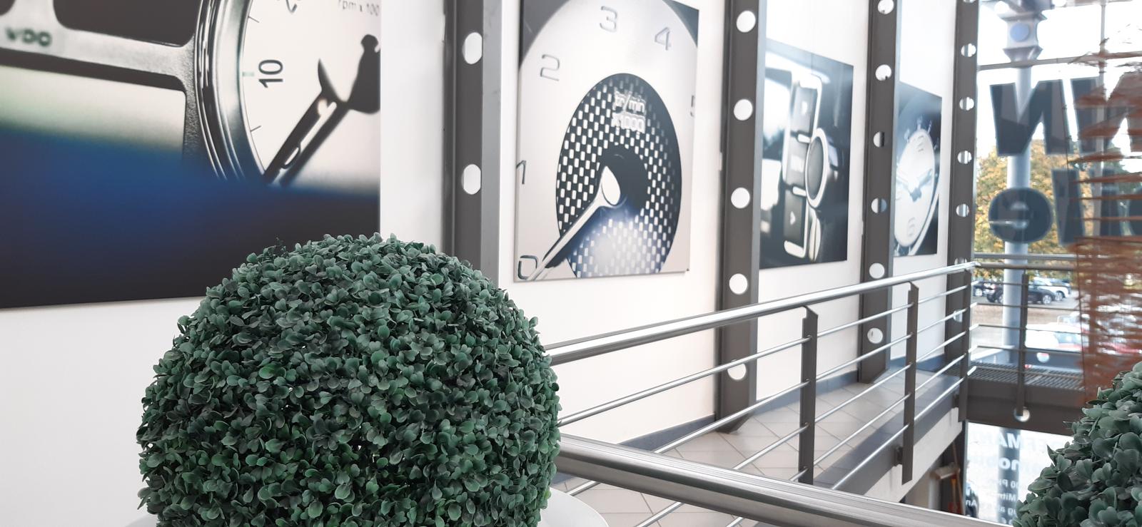 showroom-image-bottom