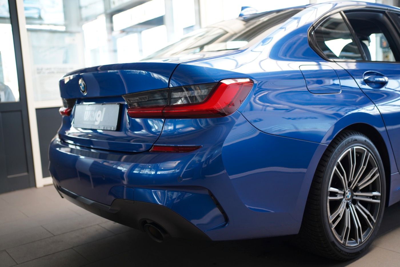 Fahrzeugabbildung BMW 320i M Sport +Head Up Disp+Live Cockpit Plus+LED