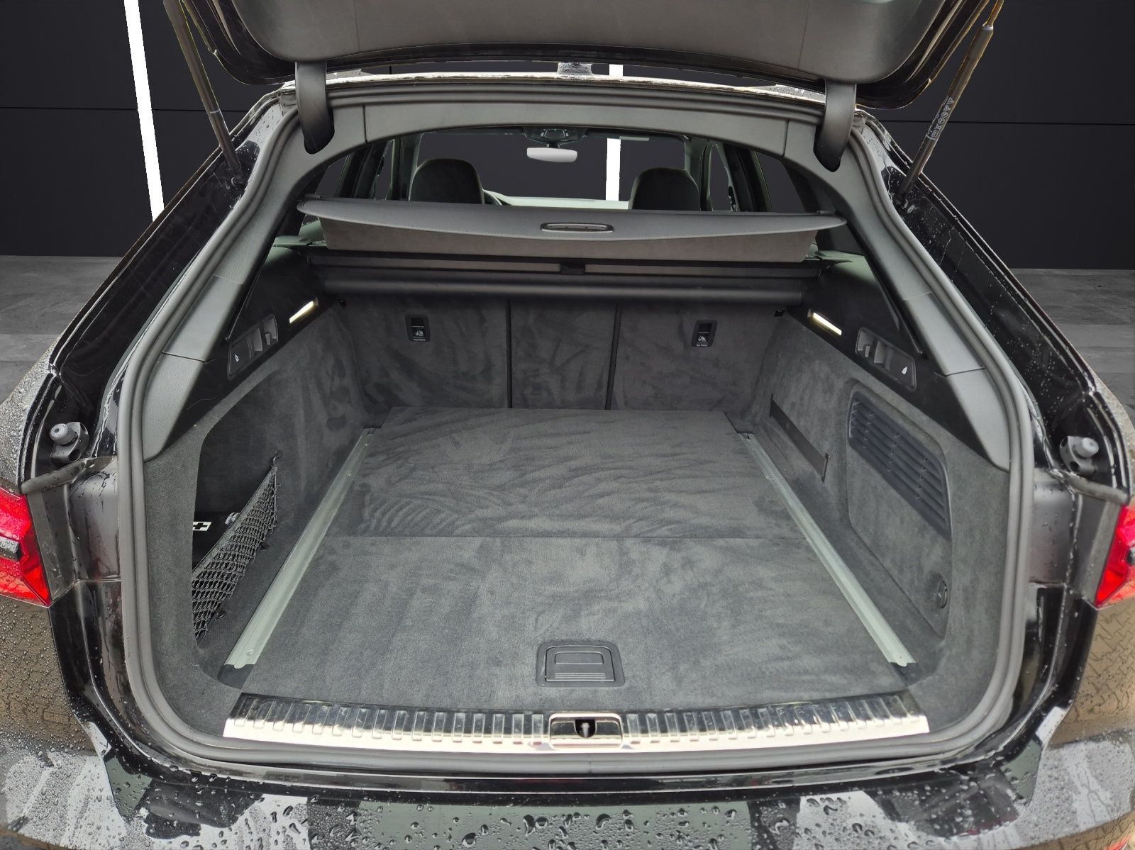 Fahrzeugabbildung Audi A6 Avant 45 TFSI quattro advanced S-tronic S-lin