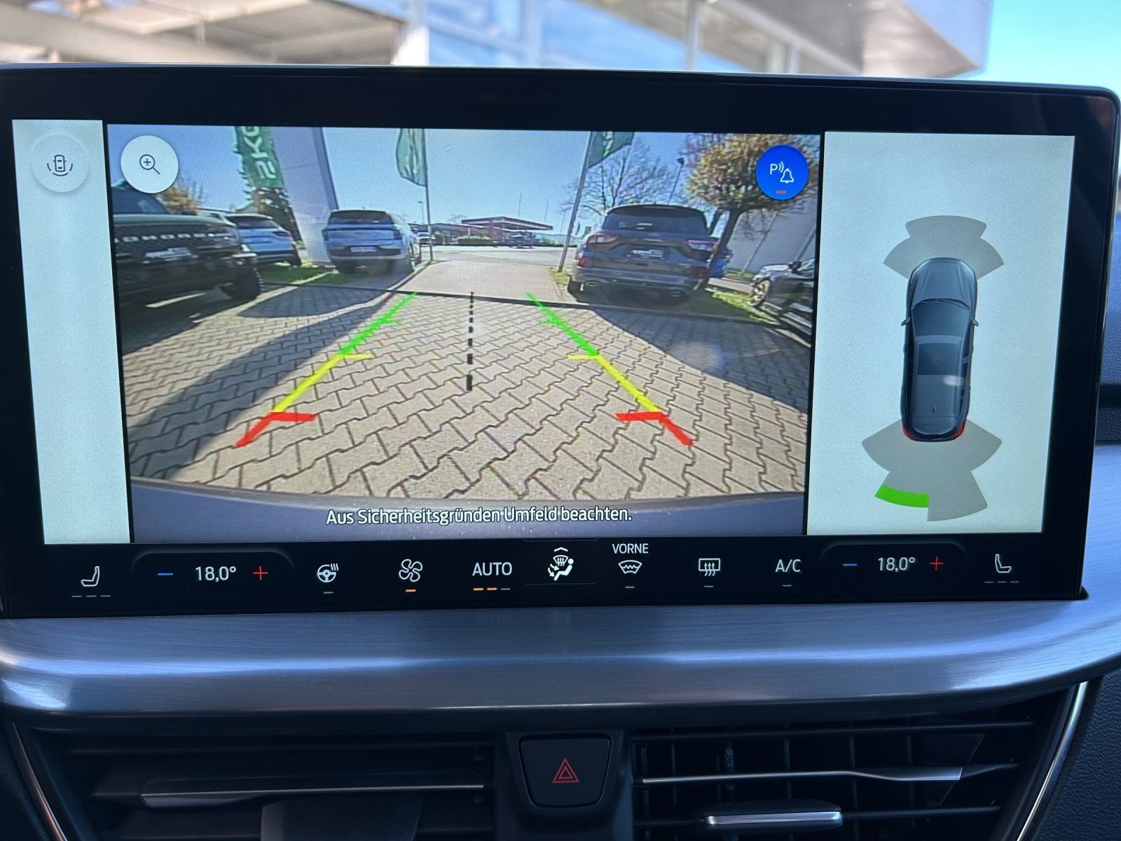 Fahrzeugabbildung Ford Focus Titanium X Winter P. B&O e.Call LM 17Z LED