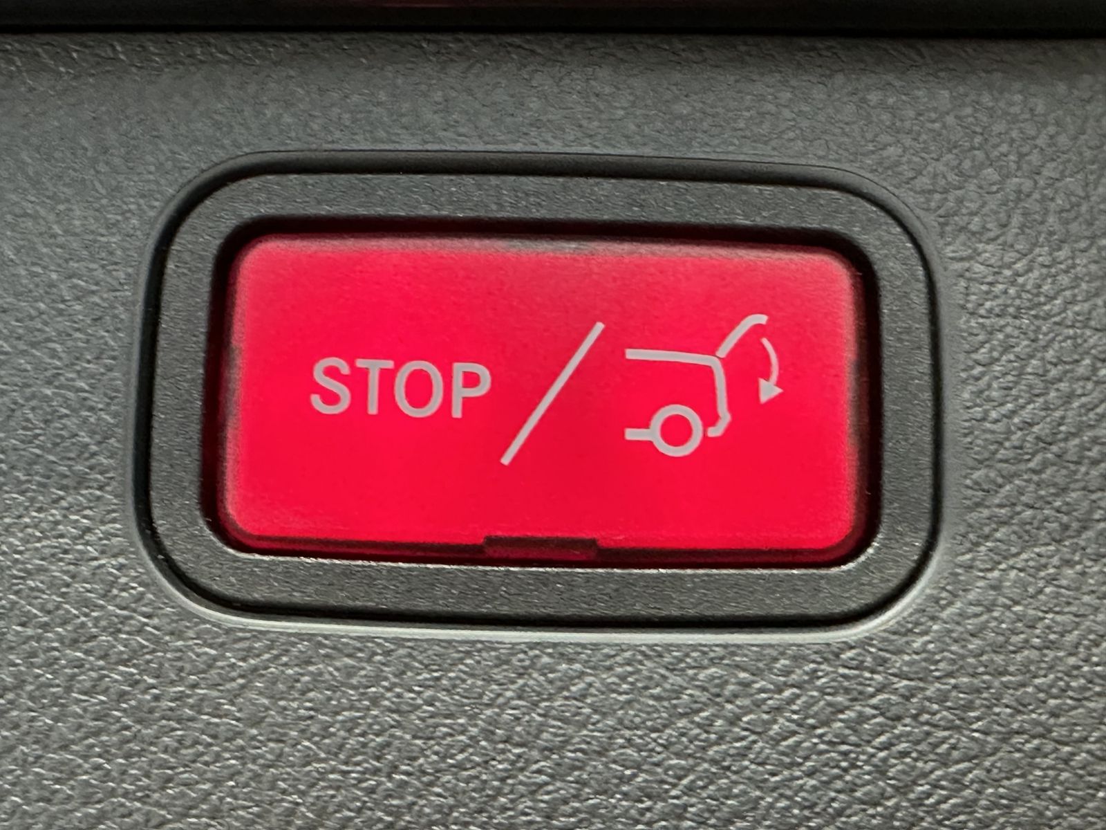 Fahrzeugabbildung Mercedes-Benz C 200d T Avantgarde NAV+LED+KAM+CARPLAY+VC+17ZO