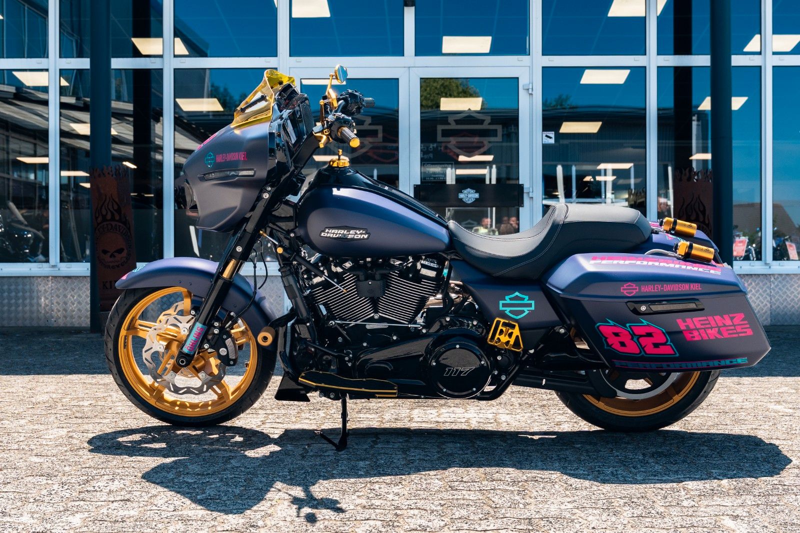 Fahrzeugabbildung Harley-Davidson Street Glide FLHX 117 x HeinzBikes MIAMI CALLING