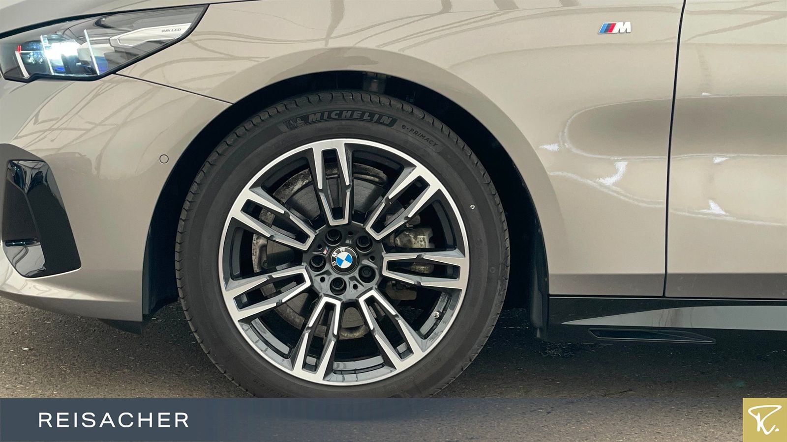 BMW 520d A xDrive Tou M-Sport LCPro 360° HUD H&K 19 foto 3