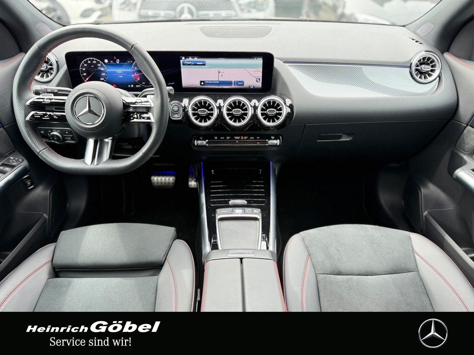 Fahrzeugabbildung Mercedes-Benz GLA 200 AMG*AHK*TOTWINKEL*NIGHT-PAKET*AMBIENTEBE