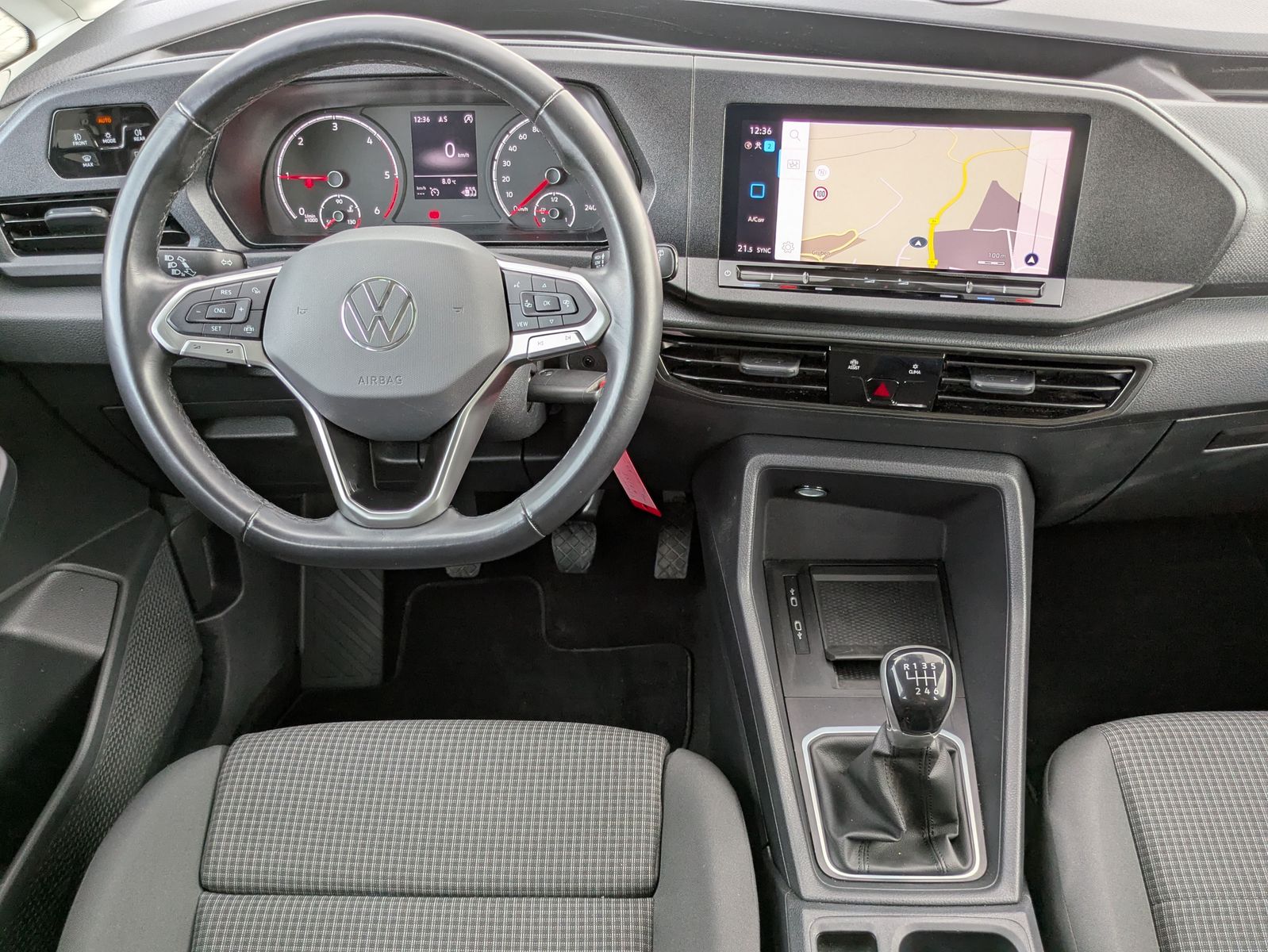 Fahrzeugabbildung Volkswagen Caddy Maxi 2.0 TDI 4M 7-SITZER*AHK*APP*KAMERA