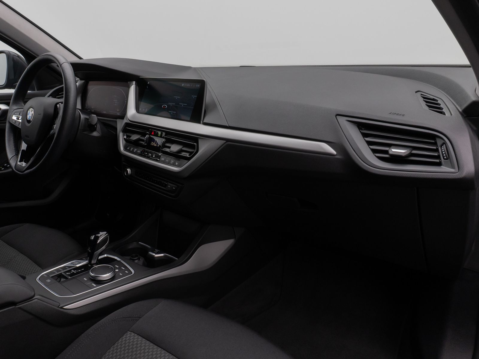 Fahrzeugabbildung BMW 118i DAB CockPitProf LED PDC Geschwindigkeitsreg