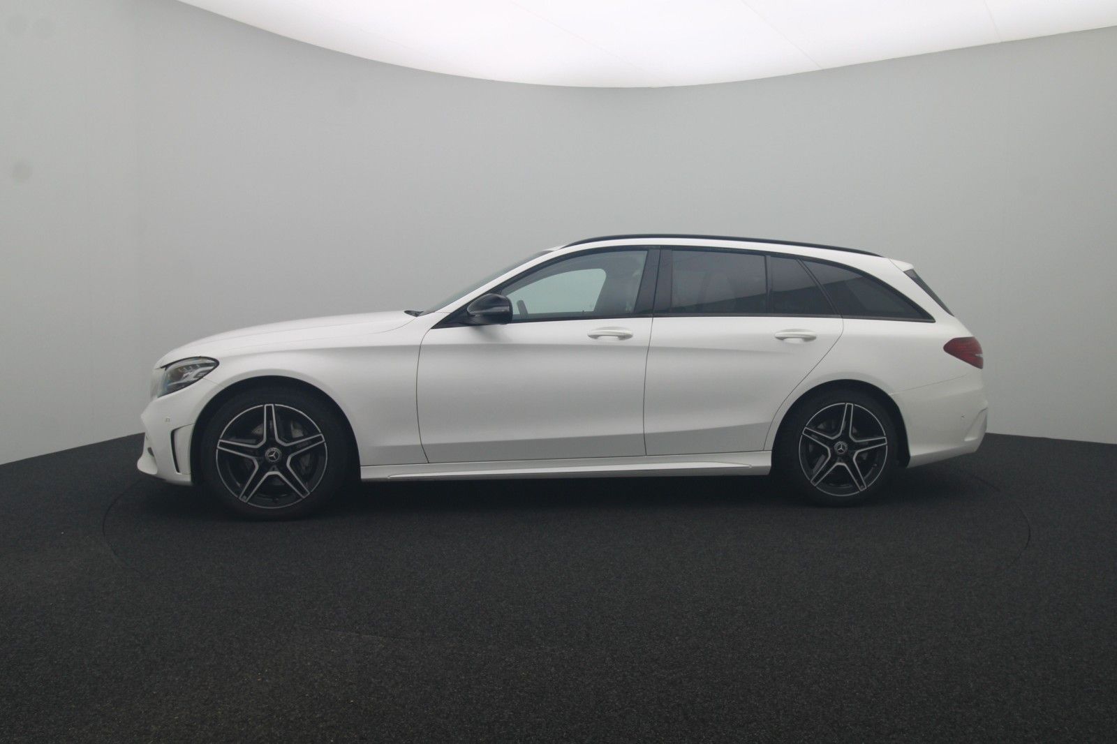Fahrzeugabbildung Mercedes-Benz C 220d T-Modell 4Matic AMG-Line Night-Paket