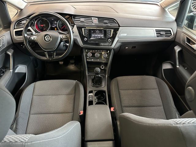 MYAUTOCENTER – Gebraucht- und Jahreswagen mit Werkstattservice in Pfaffenhofen Volkswagen Touran Comfortline BMTStart-Stopp *Pano*AHK*