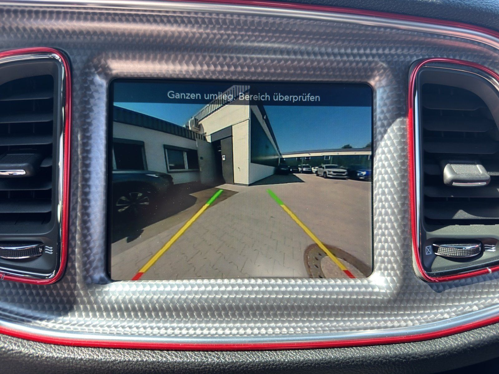 Fahrzeugabbildung Dodge CHALLENGER 6.2 V8 SRT HELLCAT/KAMERA/GRA/1.HAND/