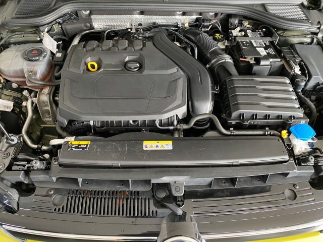 Golf VIII Style 1.5 TSI PANO+NAVI+KAMERA+SHZ