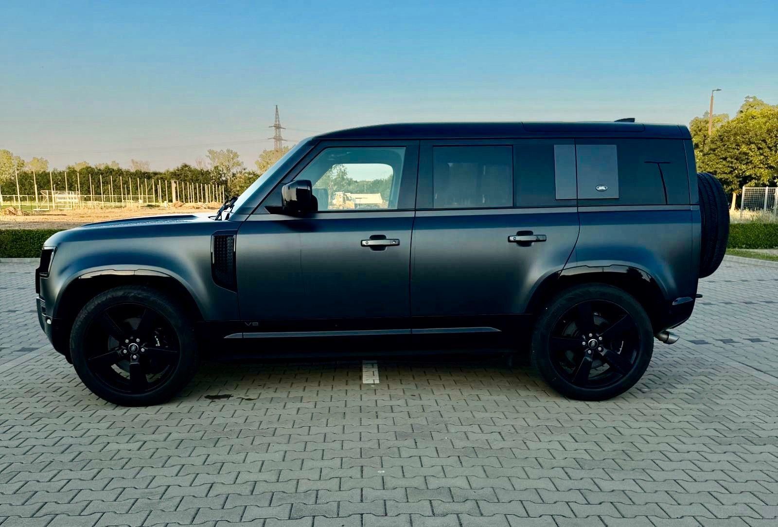 Land Rover Defender 110 V8 Carpathian Edition foto 1