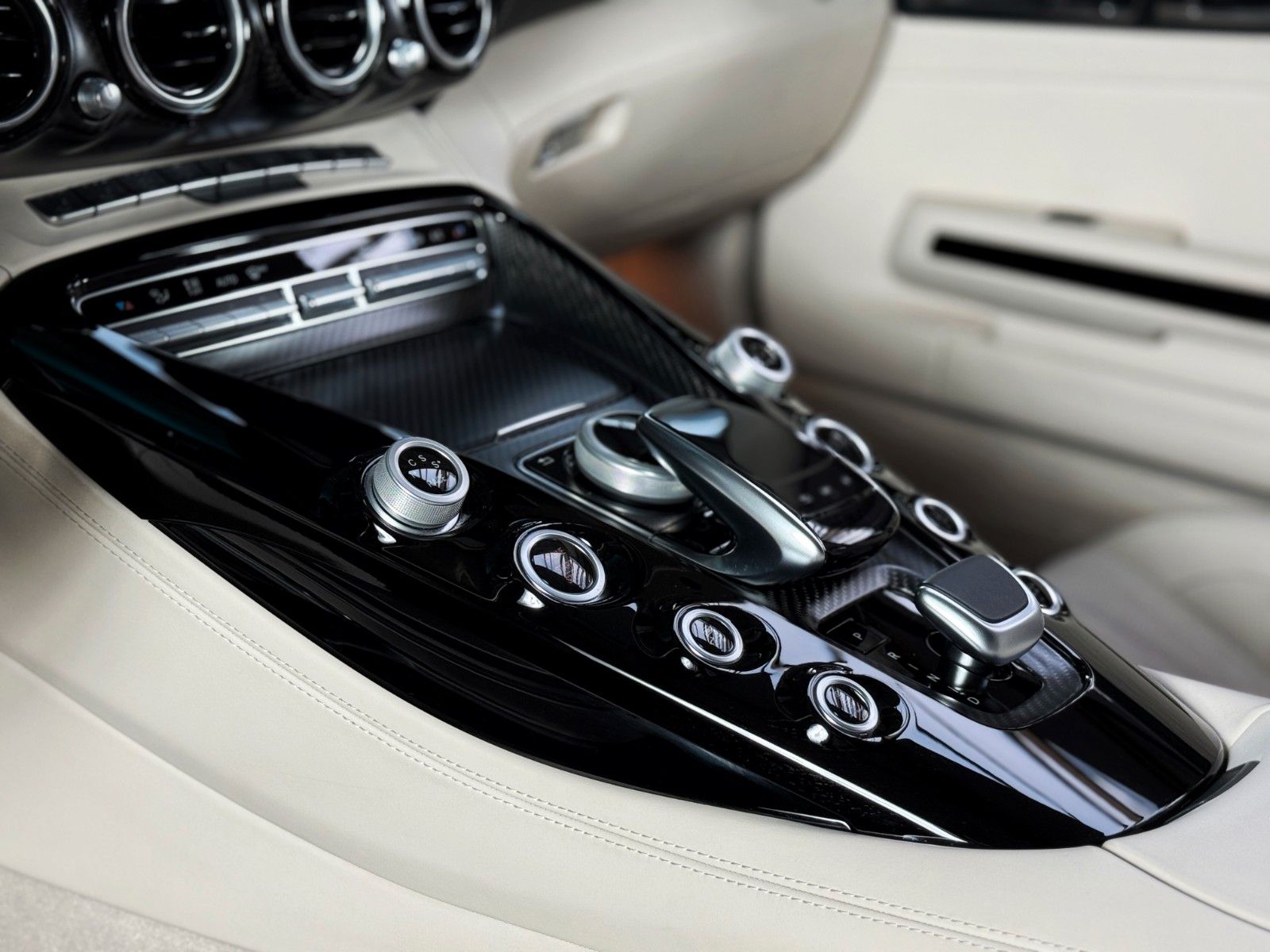 Fahrzeugabbildung Mercedes-Benz AMG GT C Roadster + designo + 2.Hand + MWST ausw
