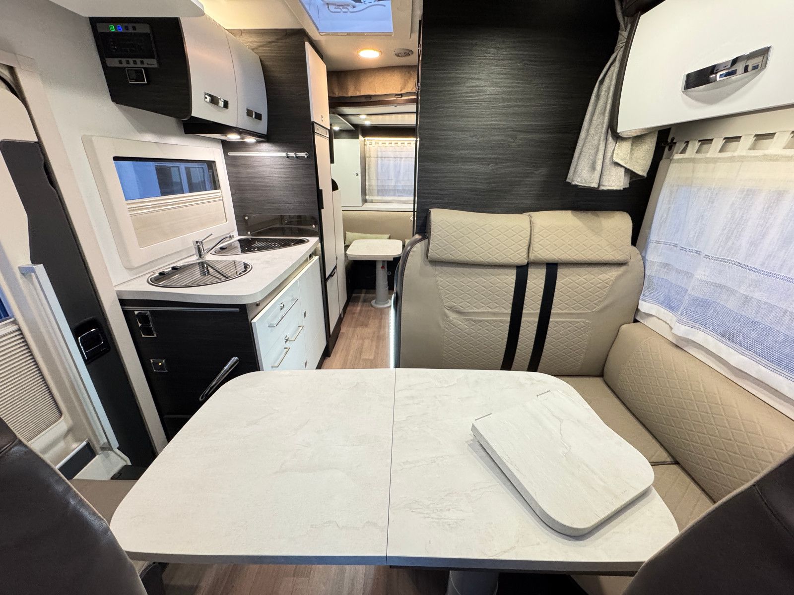 Fahrzeugabbildung Benimar Mileo M282 LOUNGE LUFTFEDERUNG SOLAR TV SAT AHK