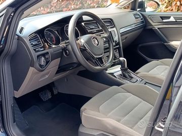Volkswagen Golf - 12