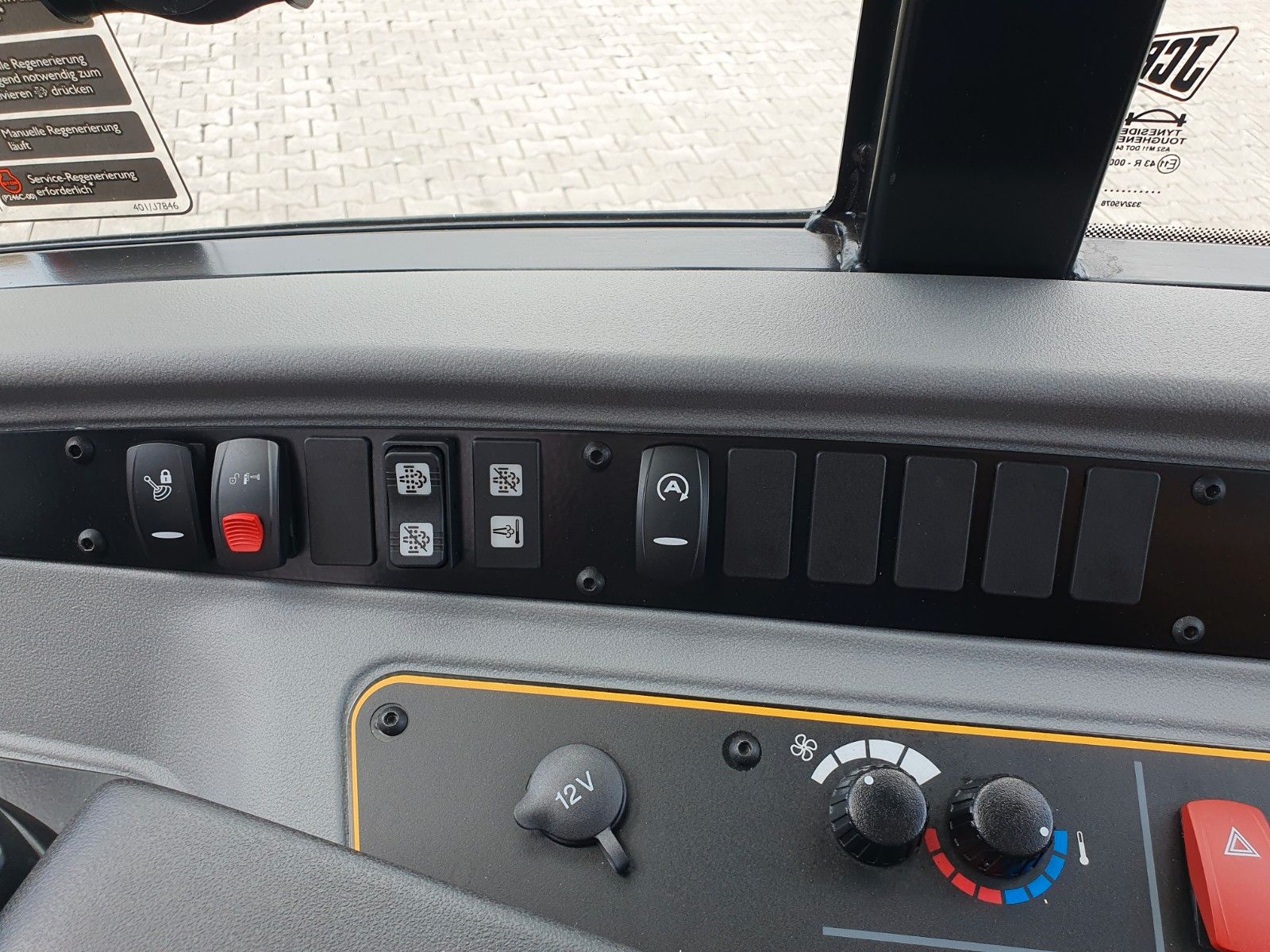 Fahrzeugabbildung JCB TM 180 SV C / Neufahrzeug / Teleskop / Gabel