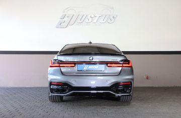 BMW 750 - 5