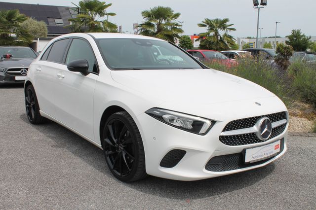 MERCEDES-BENZ A 200, Automatik, Navi, LED, Kamera, CarPlay