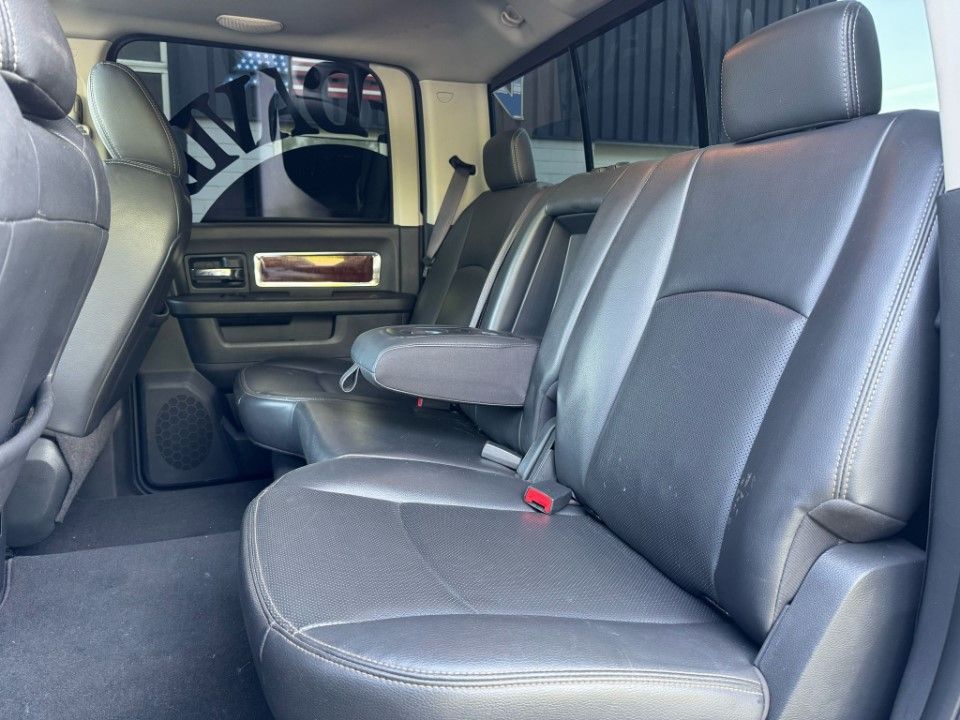 Fahrzeugabbildung Dodge RAM 1500 Crew Laramie Leder LPG Schiebedach
