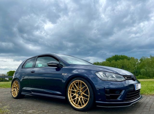 Volkswagen Golf 7R CLUBSPORT CUP-R NIGHTBLUE-GOLD