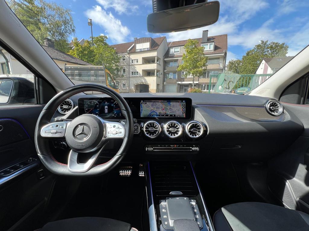 Mercedes-Benz GLA 180