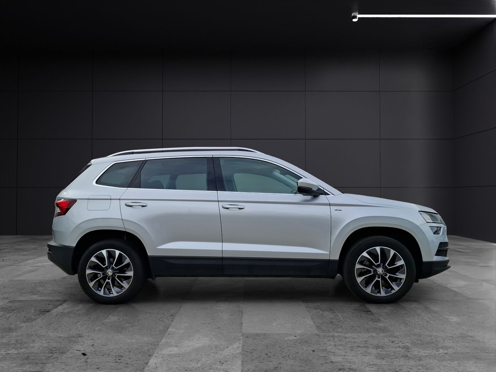 Fahrzeugabbildung SKODA Karoq TDI Drive-125 LED Navi ACC  RFK SH