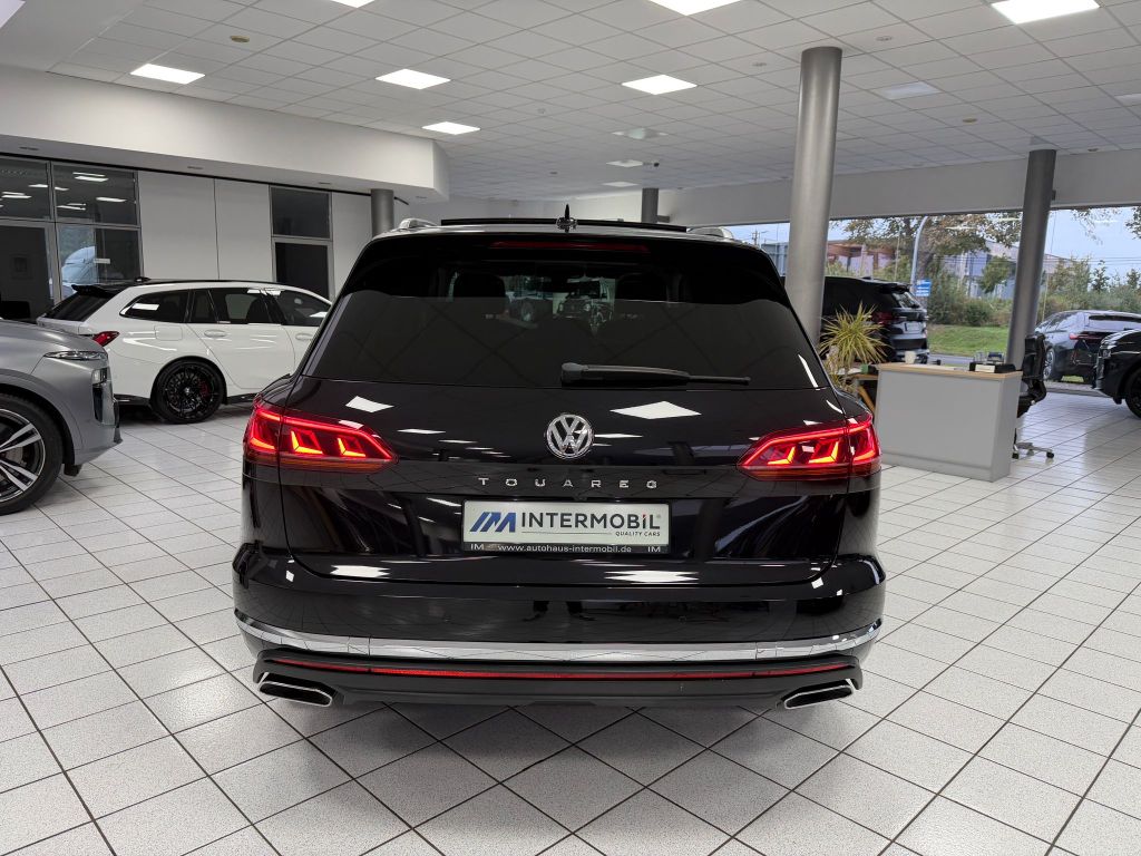 Volkswagen Touareg 3.0 TDI Elegance 4M*STHZG*PANO*LUFTFEDE.