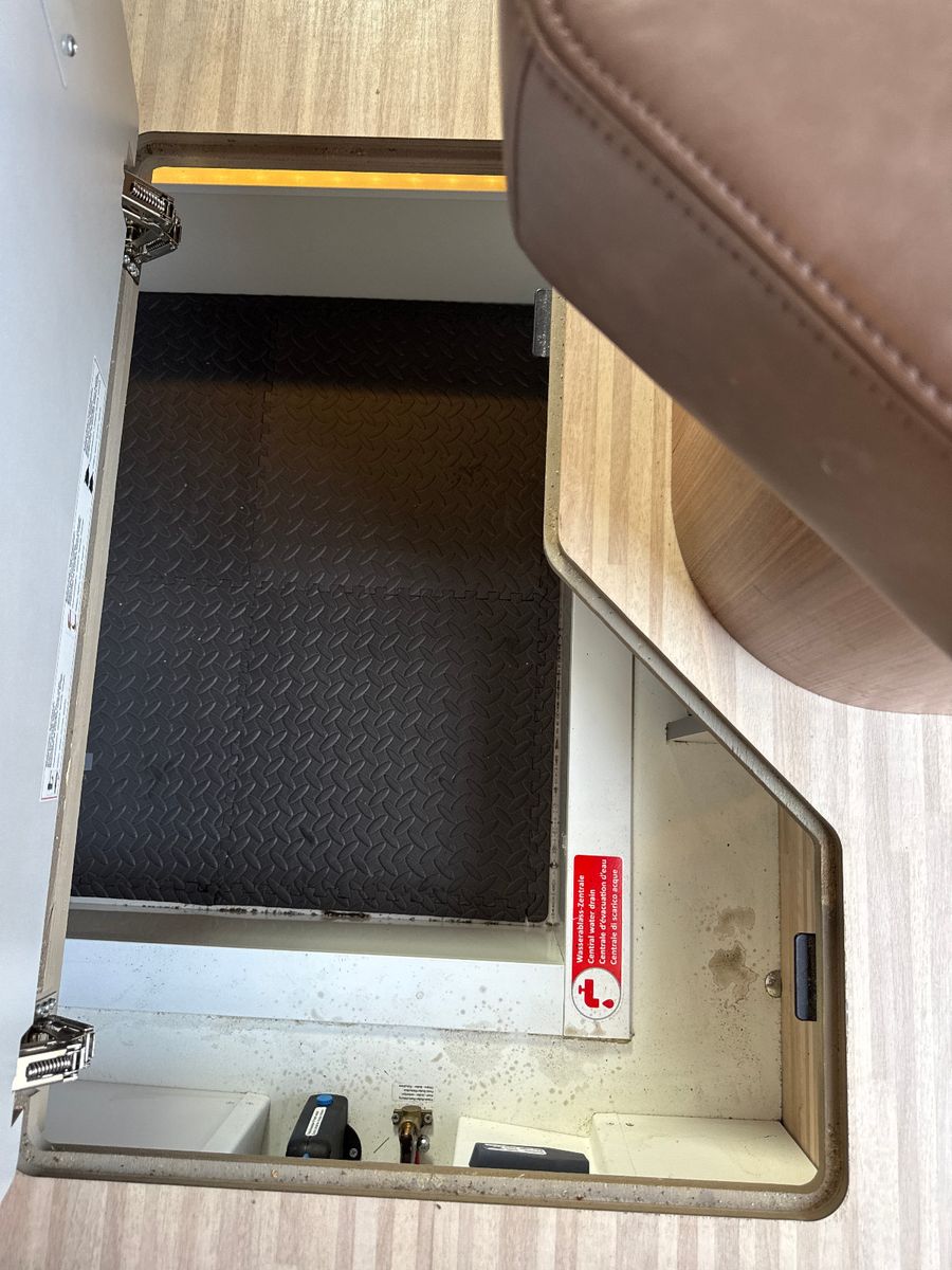 Fahrzeugabbildung Carthago C-Tourer T 148 LE H SOLAR TV SAT HUBBETT KAMERA