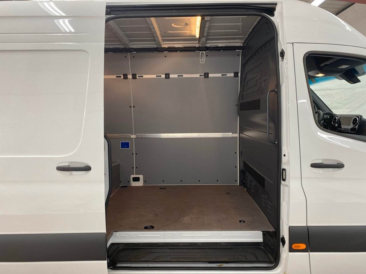 Fahrzeugabbildung Mercedes-Benz Sprinter 317 CDI 9G 3665 Klima AHK3,5t Schwingo