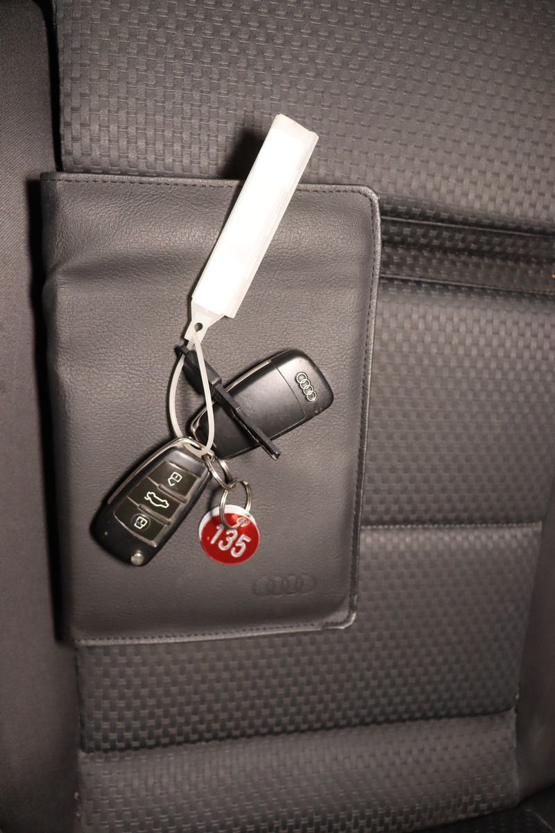 Fahrzeugabbildung Audi A6 2.0 TDI multitronic Avant * Xenon * AHK * PDC