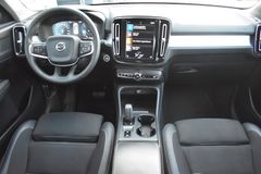 Fahrzeugabbildung Volvo XC40 D3 Autom. Momentum*RFK*LED*BLIS*ACC*AHK