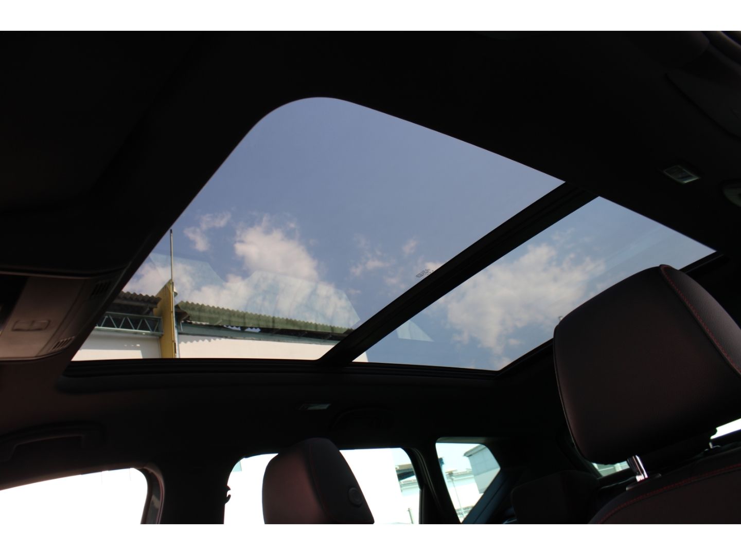 Fahrzeugabbildung SEAT Ateca 4Drive FR ACC LED Pano RFK Full Link AHK W