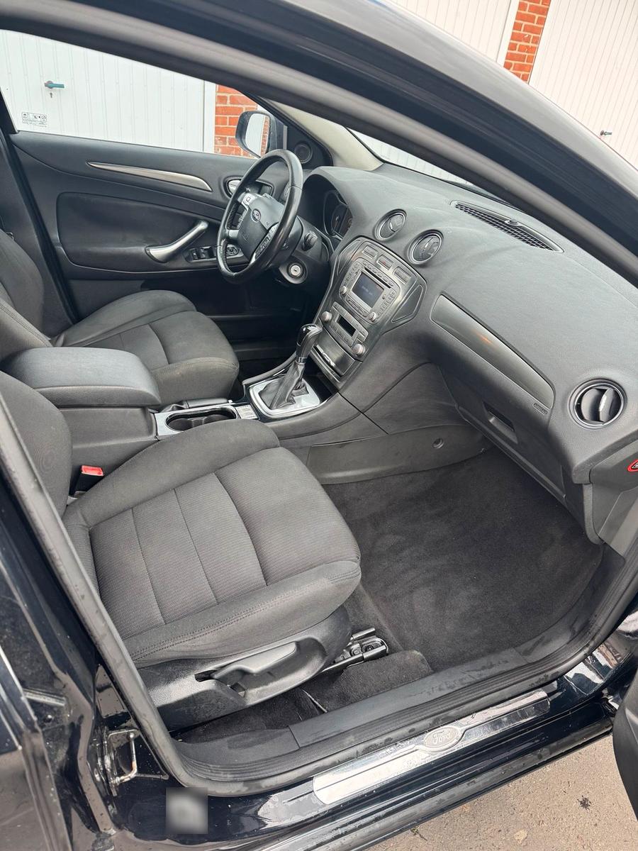 Ford Mondeo 2010 — photo 10