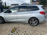 BMW 220 Gran Tourer 220d Steptronic - - silberne BMW 220 Gran Tourer