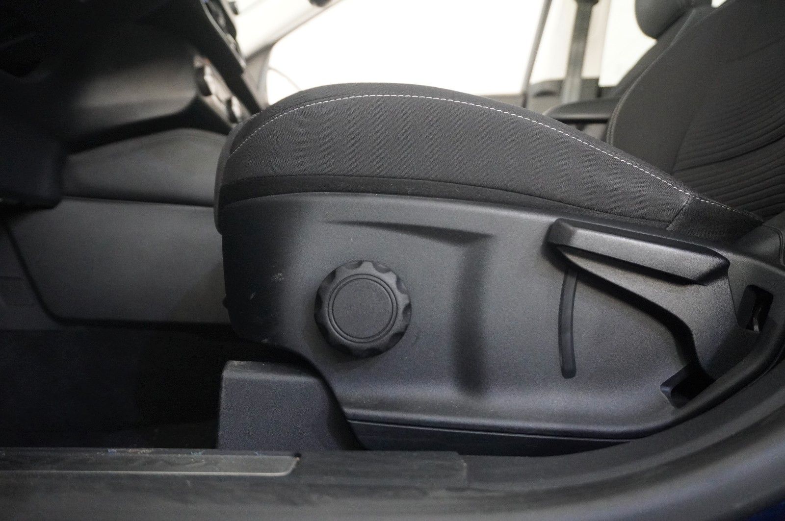 Fahrzeugabbildung Ford Kuga Plug-In Hybrid 2.5 TITANIUM NAVI/LED/SH/DAB