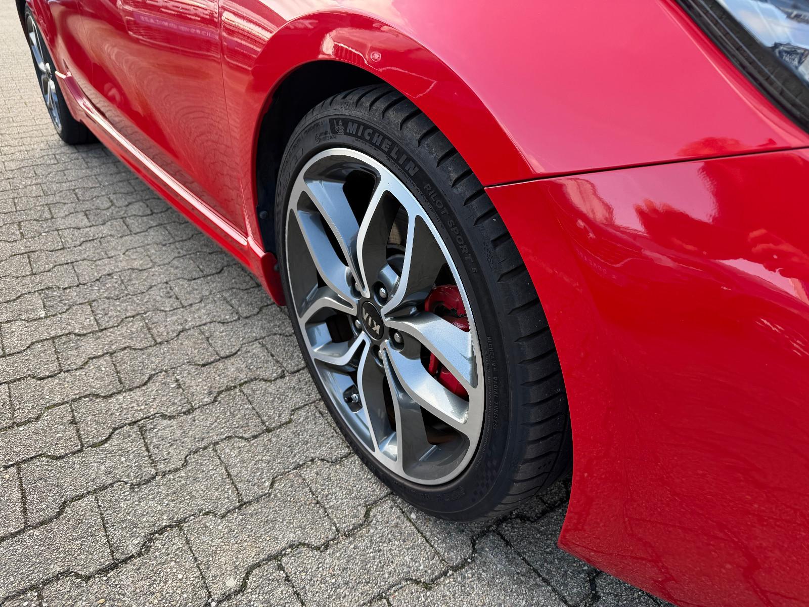 Kia cee'd / Ceed GT TRACK/PANO/LED/GARANTIE/KAMERA/