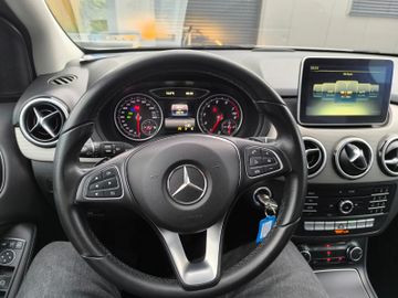 Bild 12 Mercedes-Benz B 180 Style Automatik Navi PDC SHZ