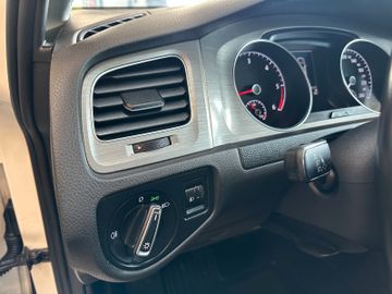 MYAUTOCENTER – Gebraucht- und Jahreswagen mit Werkstattservice in Pfaffenhofen Volkswagen Golf VII *TÜV0228*STHZ*KLIMA*NAV*PDC*BLTH*CD*