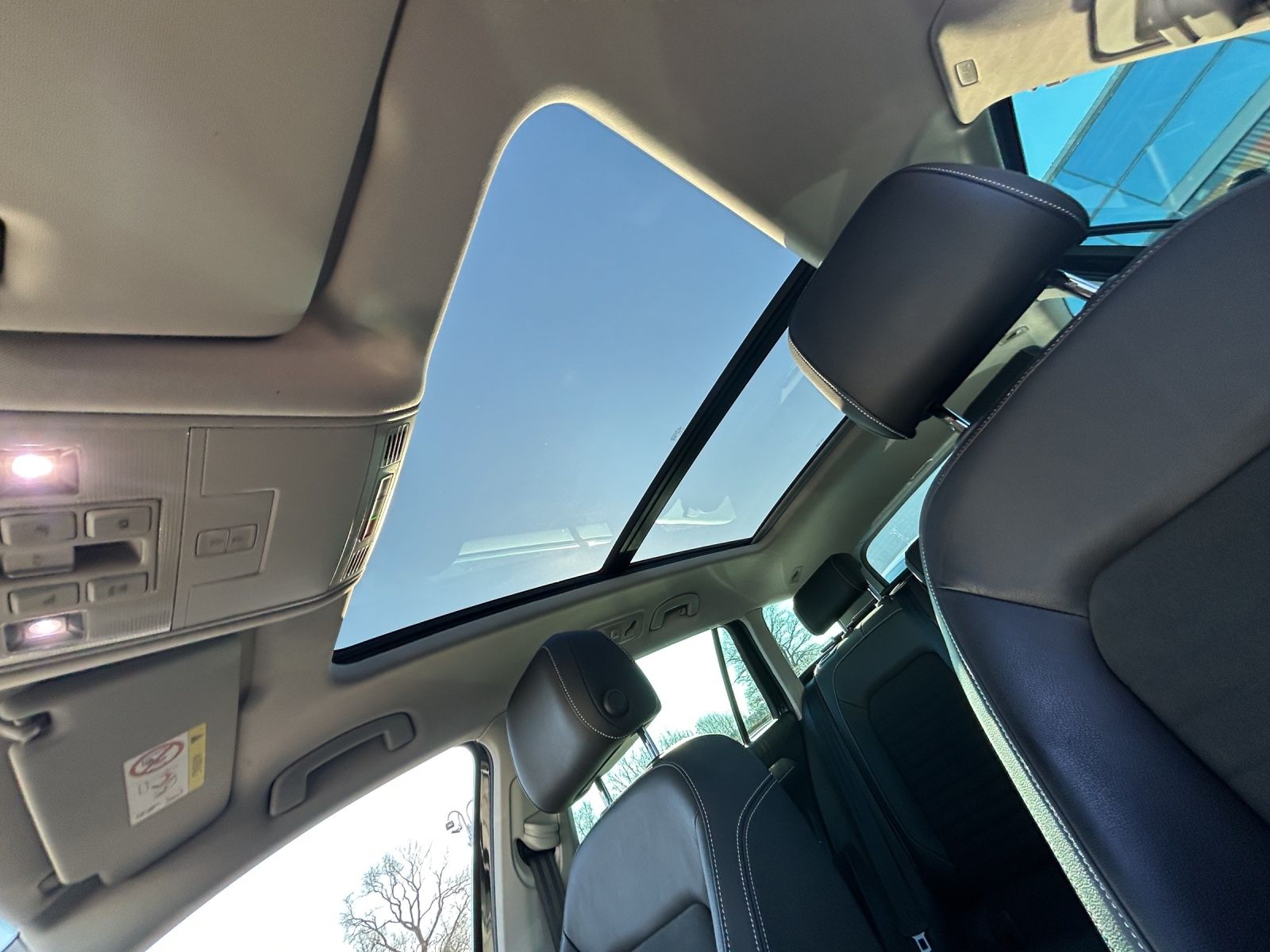 Fahrzeugabbildung Volkswagen Passat Variant Elegance TDI DSG IQ.Light ACC SH